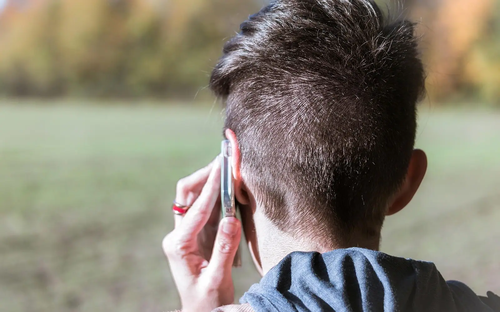 Mind, woman and make a phone call