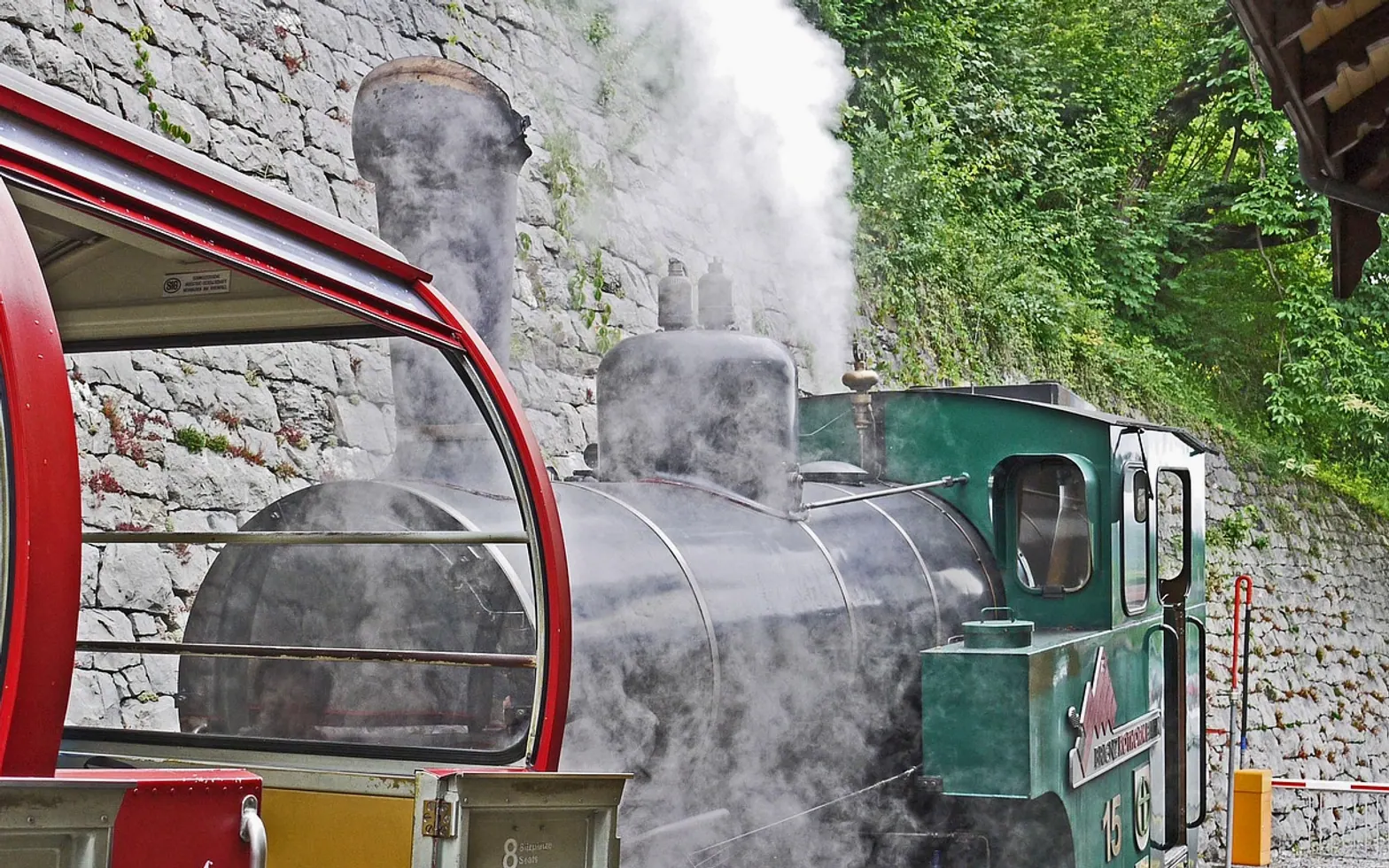 Steam locomotive, cable railway and brienz